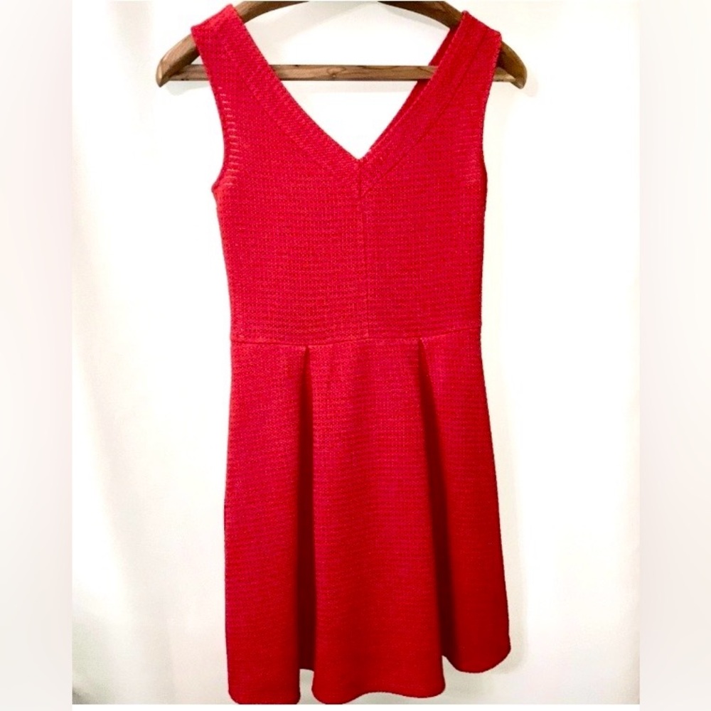 Classic Fit & Flare Red Textured Sleeveless Mini Dress V-neck Back Zip Lined S